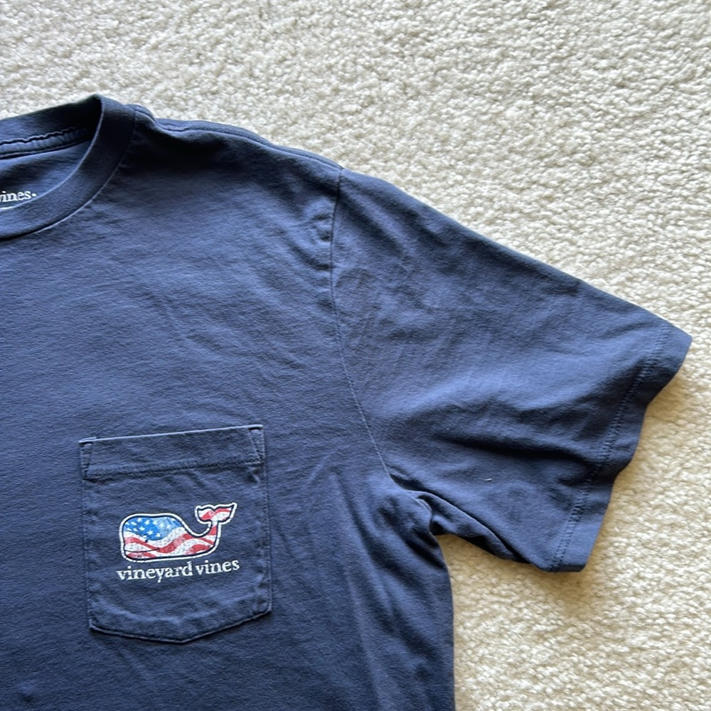 Vineyard Vines T-Shirt - Picture 3 of 9